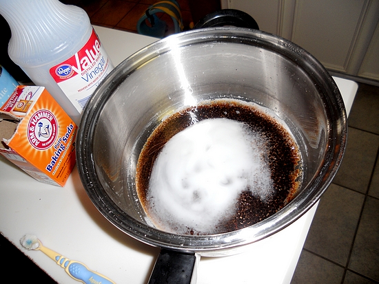 how-to-clean-a-burnt-pan-hirerush-blog