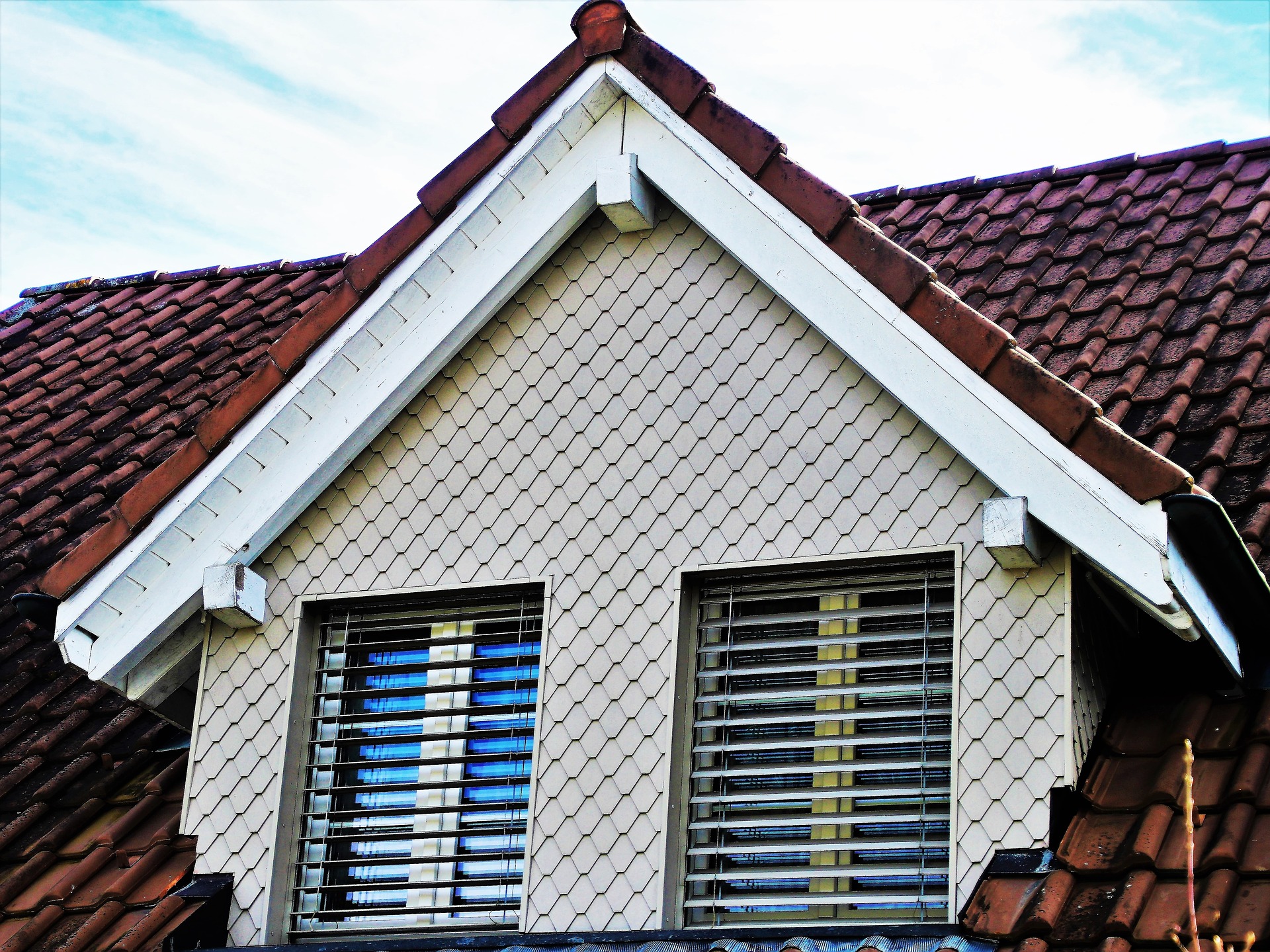 how-to-improve-attic-ventilation-hirerush-blog