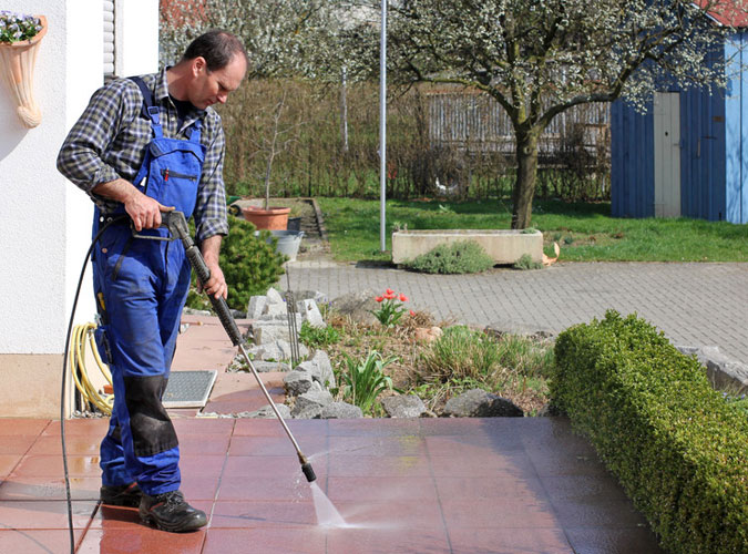 Spring yard clean up tips | HireRush Blog